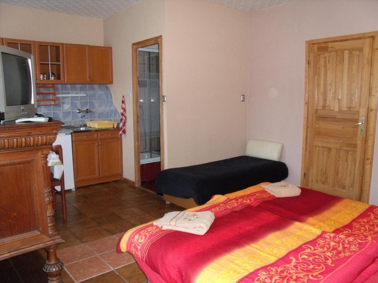 Viola Vendeghaz Appartement Kehidakustány Buitenkant foto